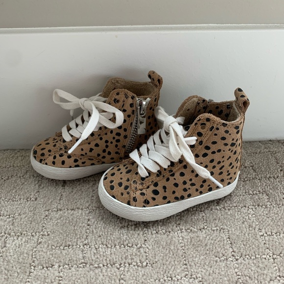 Piper Finn Sneakers - Picture 1 of 2
